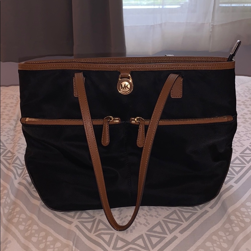 Micheal Kors Jet Set Travel Tote